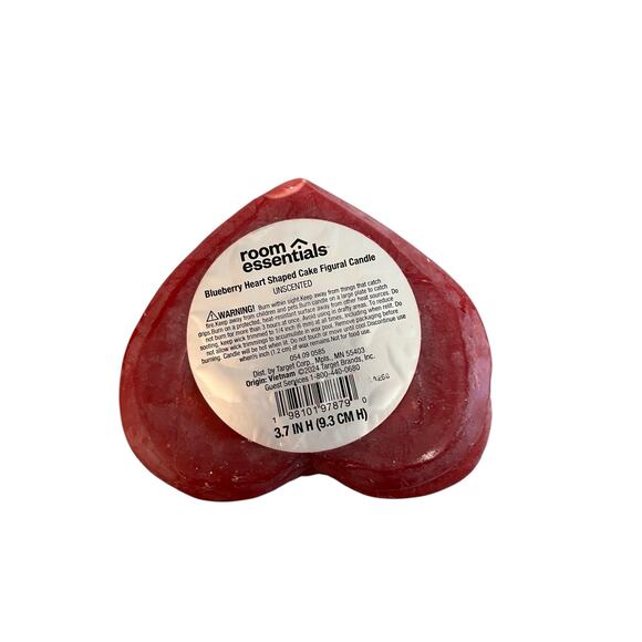 Room Essentials Blueberry Heart Shaped Cake Figural Candle - Unscented - Picture 2 of 3